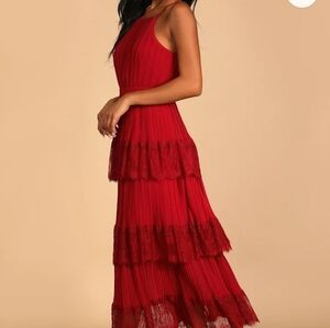 NEW Chic Scarlet Lace Tiered Midi Dress